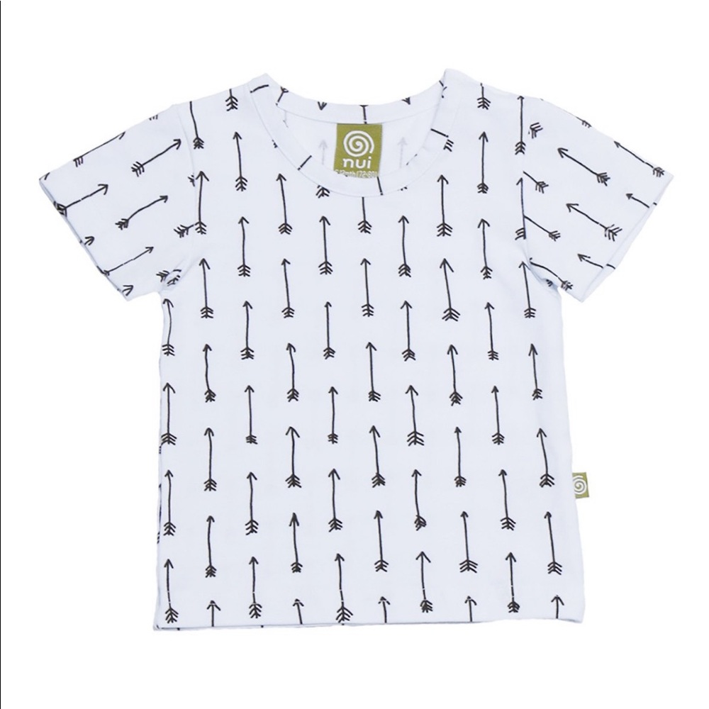 Nui Organics short-sleeved tee (black arrow print)